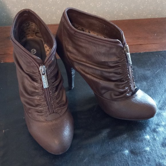CG Kaza Coffee Bootie Boot Heels Size 7 - Picture 1 of 6